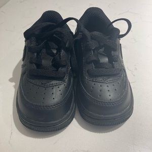 Black Airforce 1s 5c